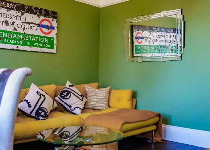 Stylish One Bedroom Flat In Kensingston London